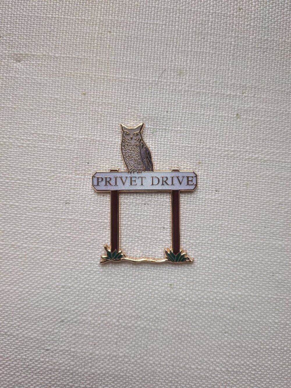 Privet Drive Signpost with Owl pin